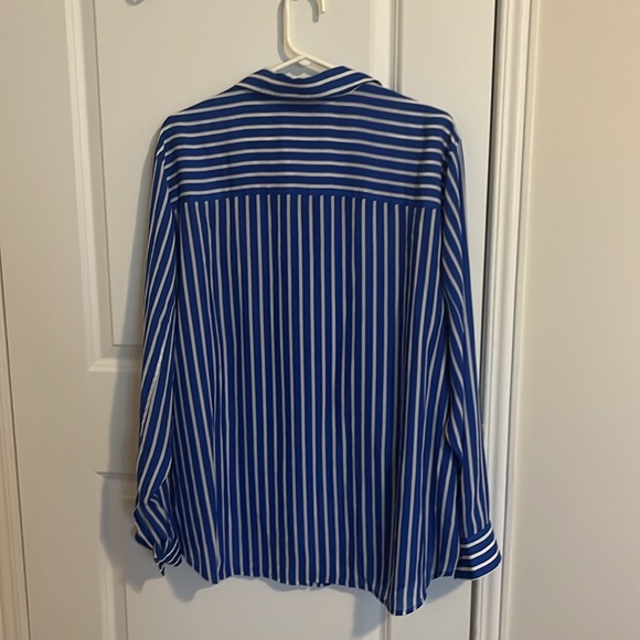 Plus size shirt - Picture 2 of 5